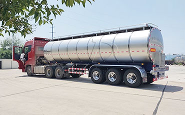 不想和大货车“亲密接触”，请牢记5条！